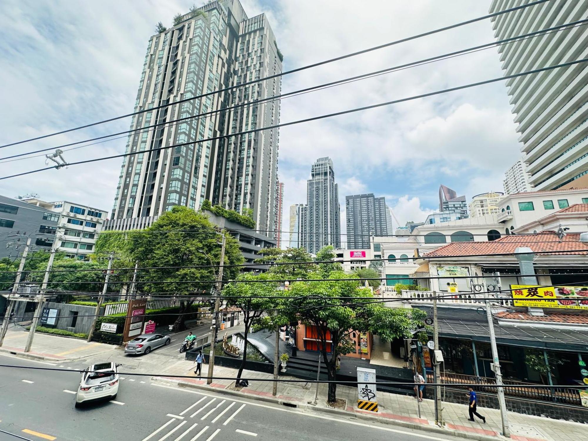 New Ekamai Thonglor Luxury Near 711, Bts, Mall Pangsapuri