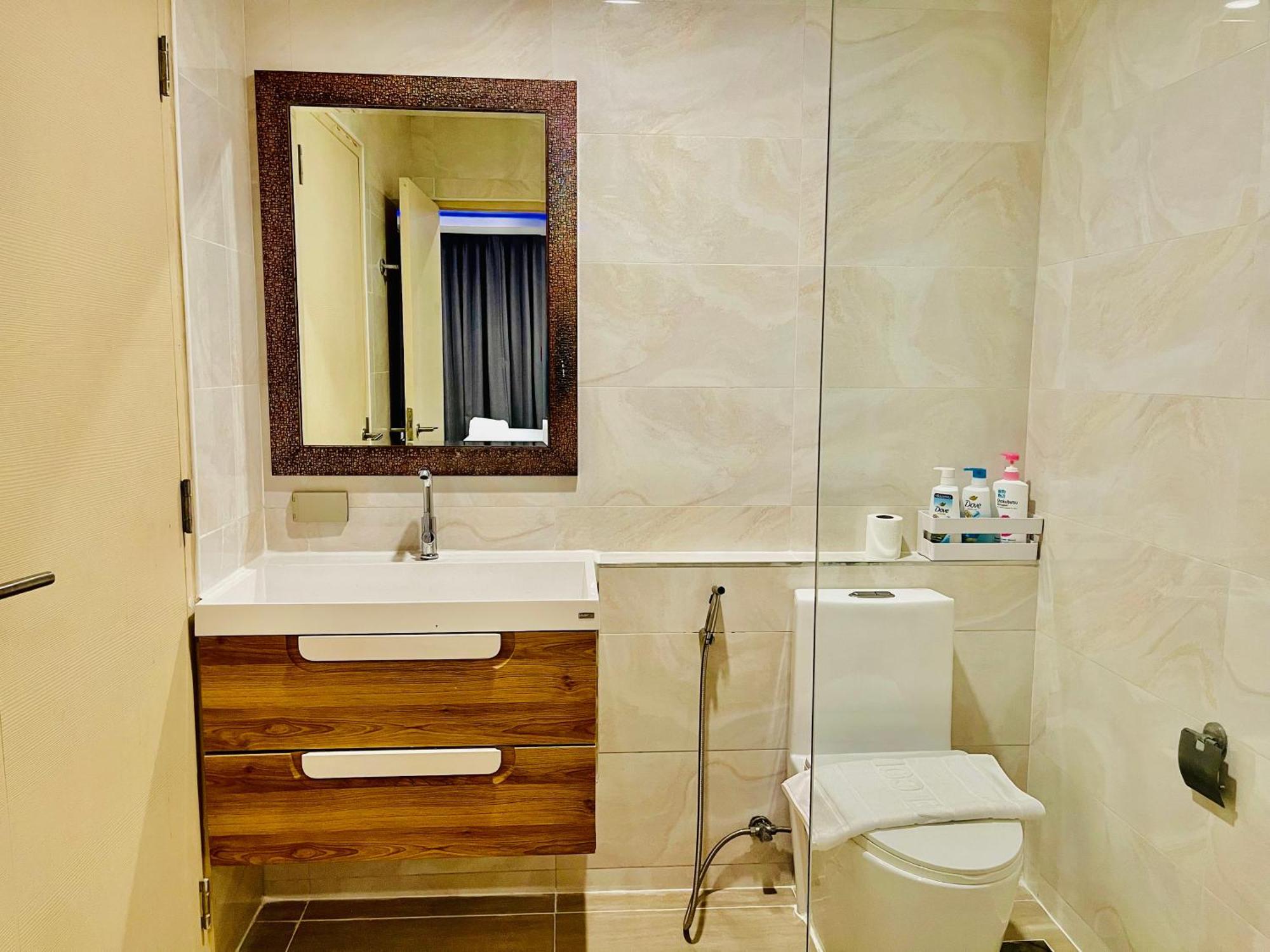 Pangsapuri New Ekamai Thonglor Luxury Near 711, Bts, Mall Bangkok
