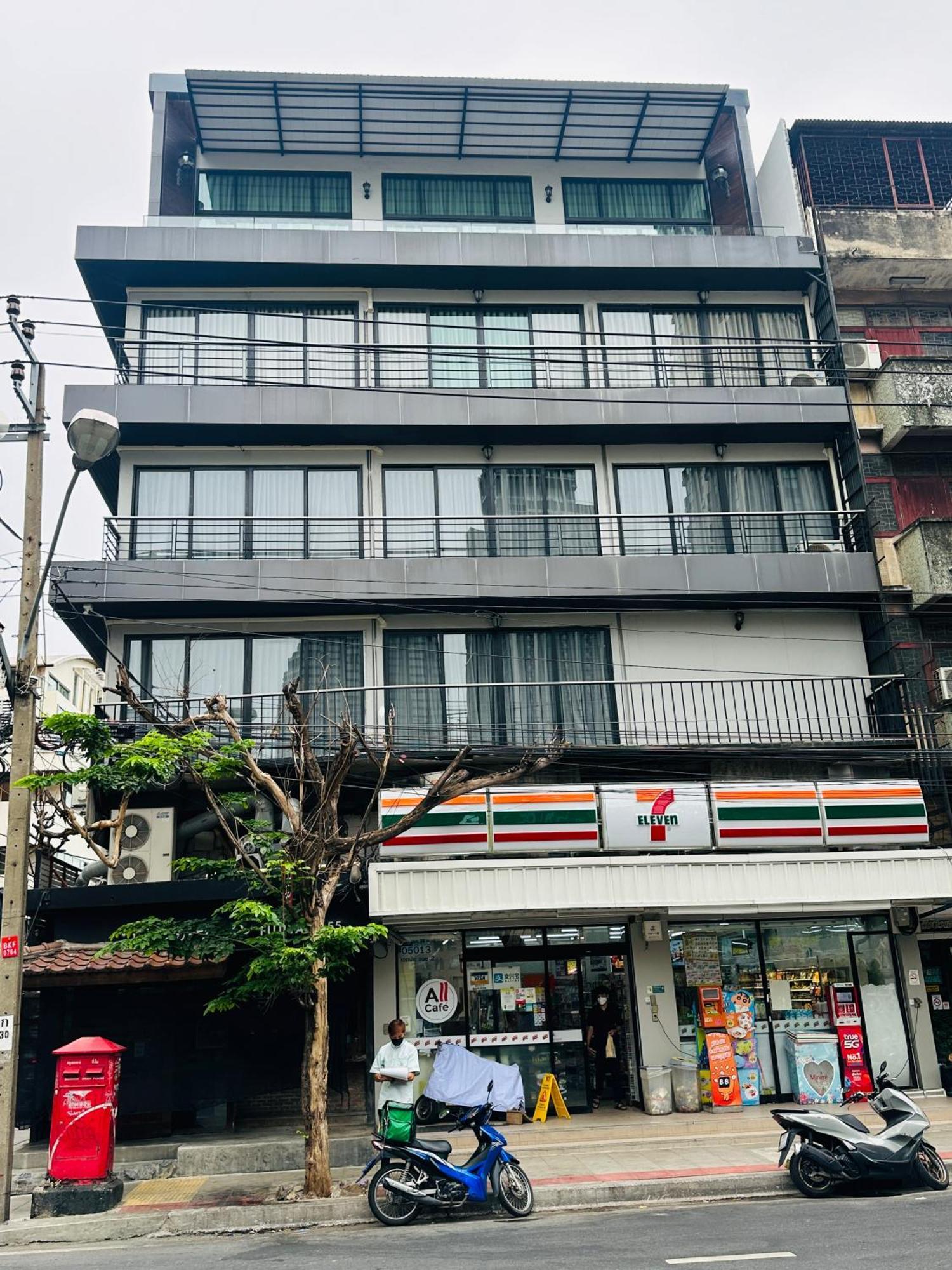 New Ekamai Thonglor Luxury Near 711, Bts, Mall Pangsapuri