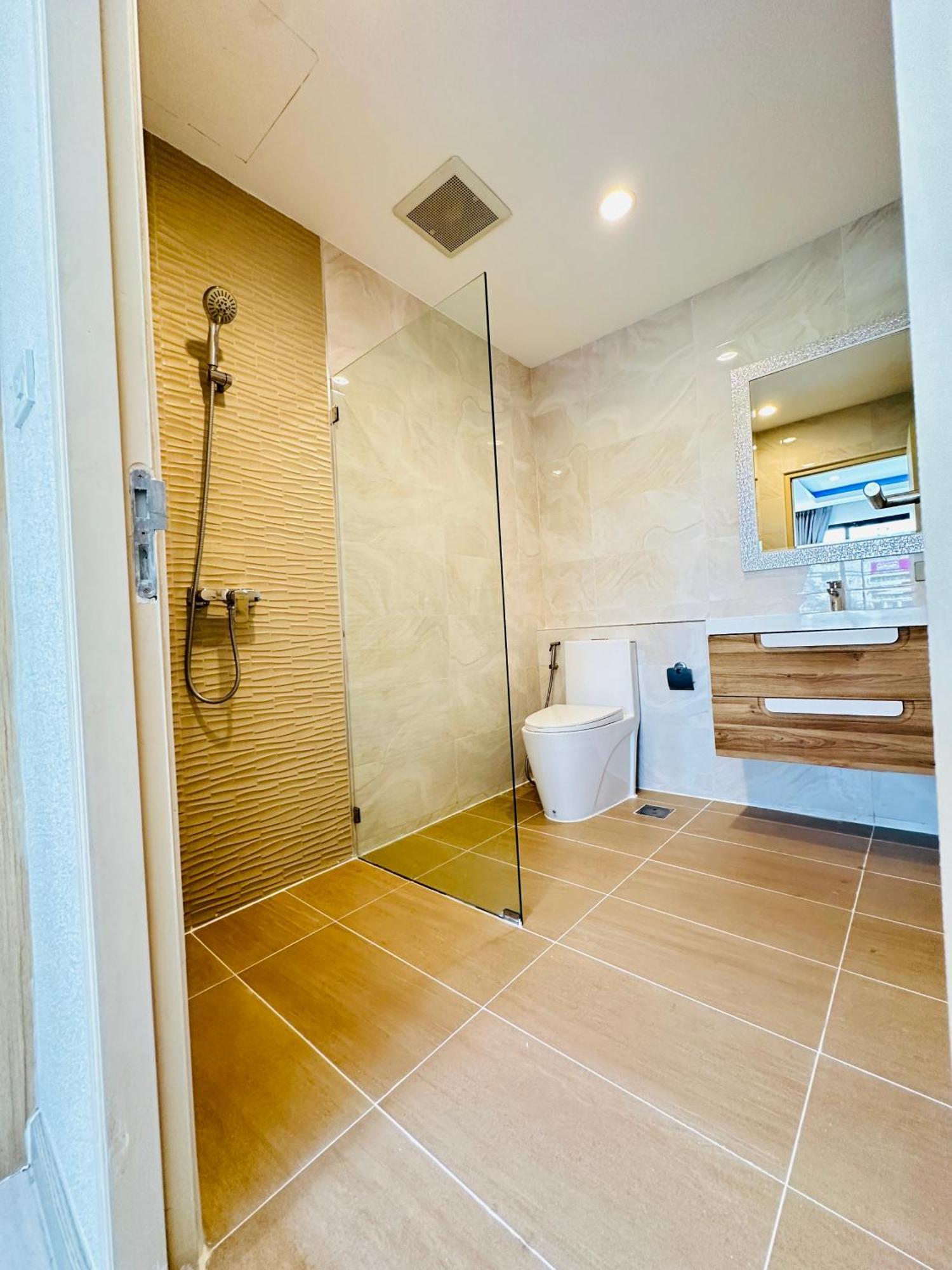 Pangsapuri New Ekamai Thonglor Luxury Near 711, Bts, Mall